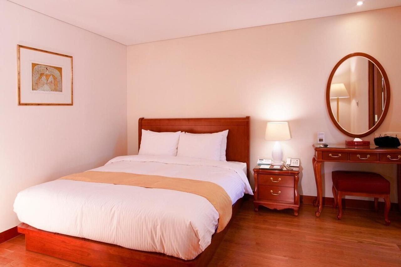 Sejong Hotel Seoul Myeongdong Екстер'єр фото