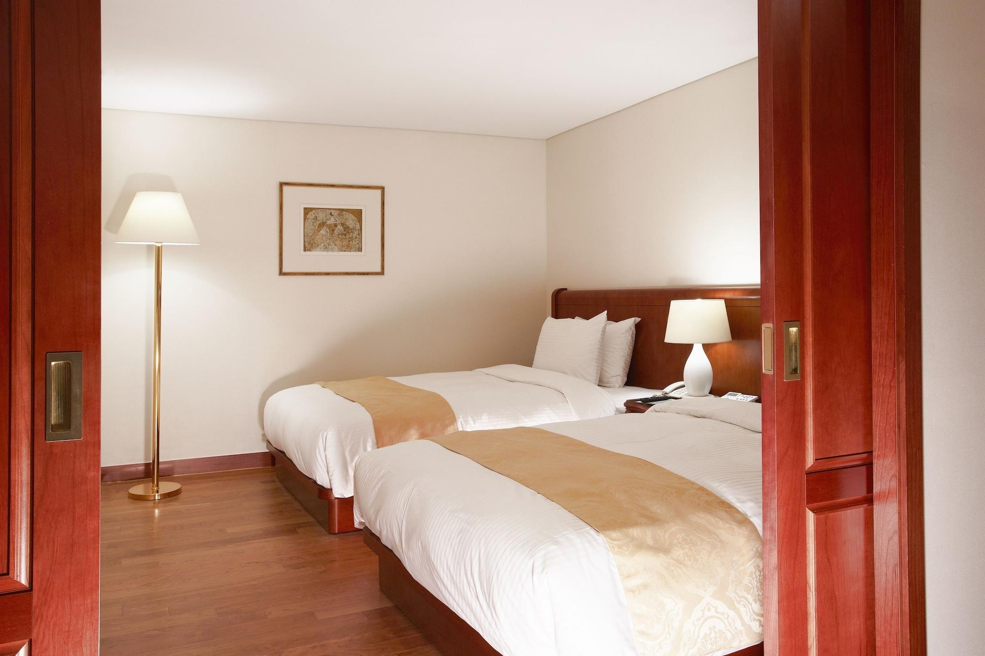 Sejong Hotel Seoul Myeongdong Екстер'єр фото