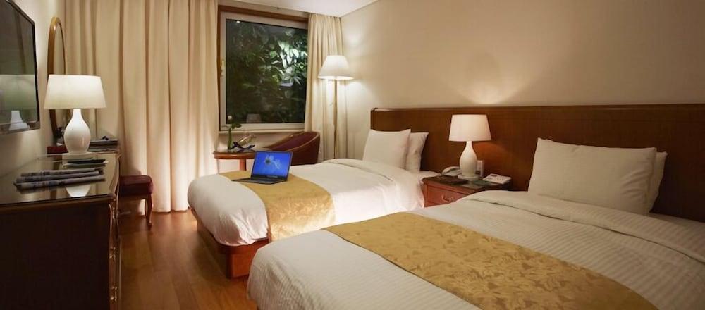 Sejong Hotel Seoul Myeongdong Екстер'єр фото