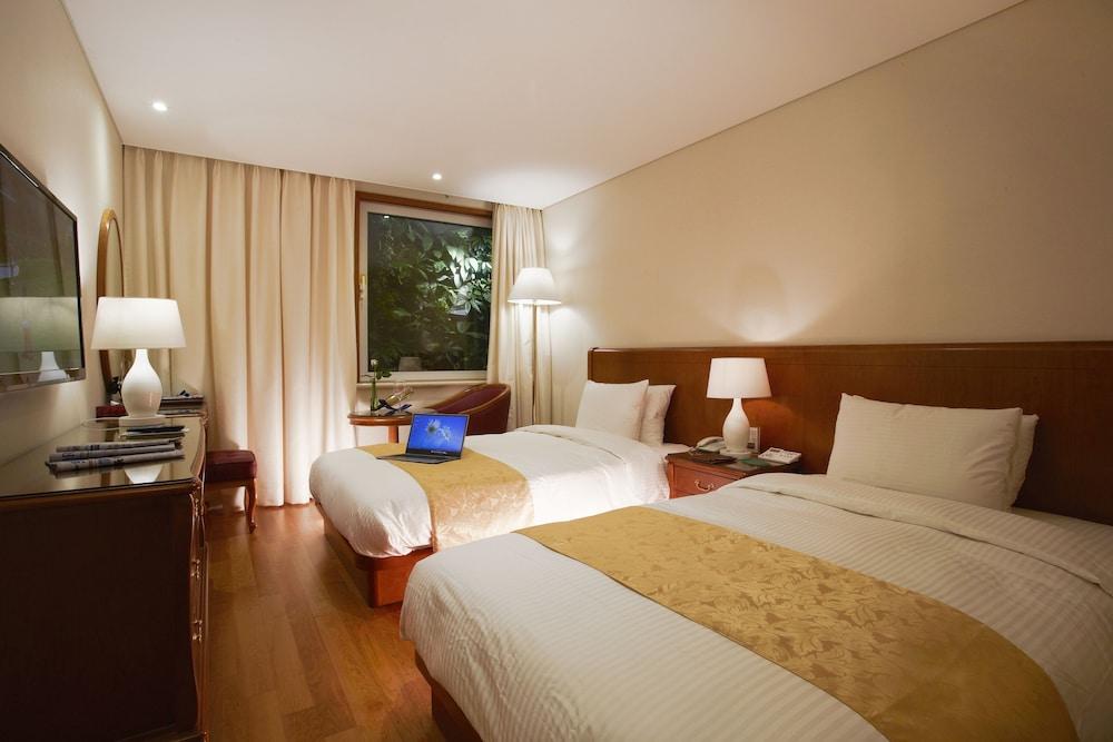 Sejong Hotel Seoul Myeongdong Екстер'єр фото