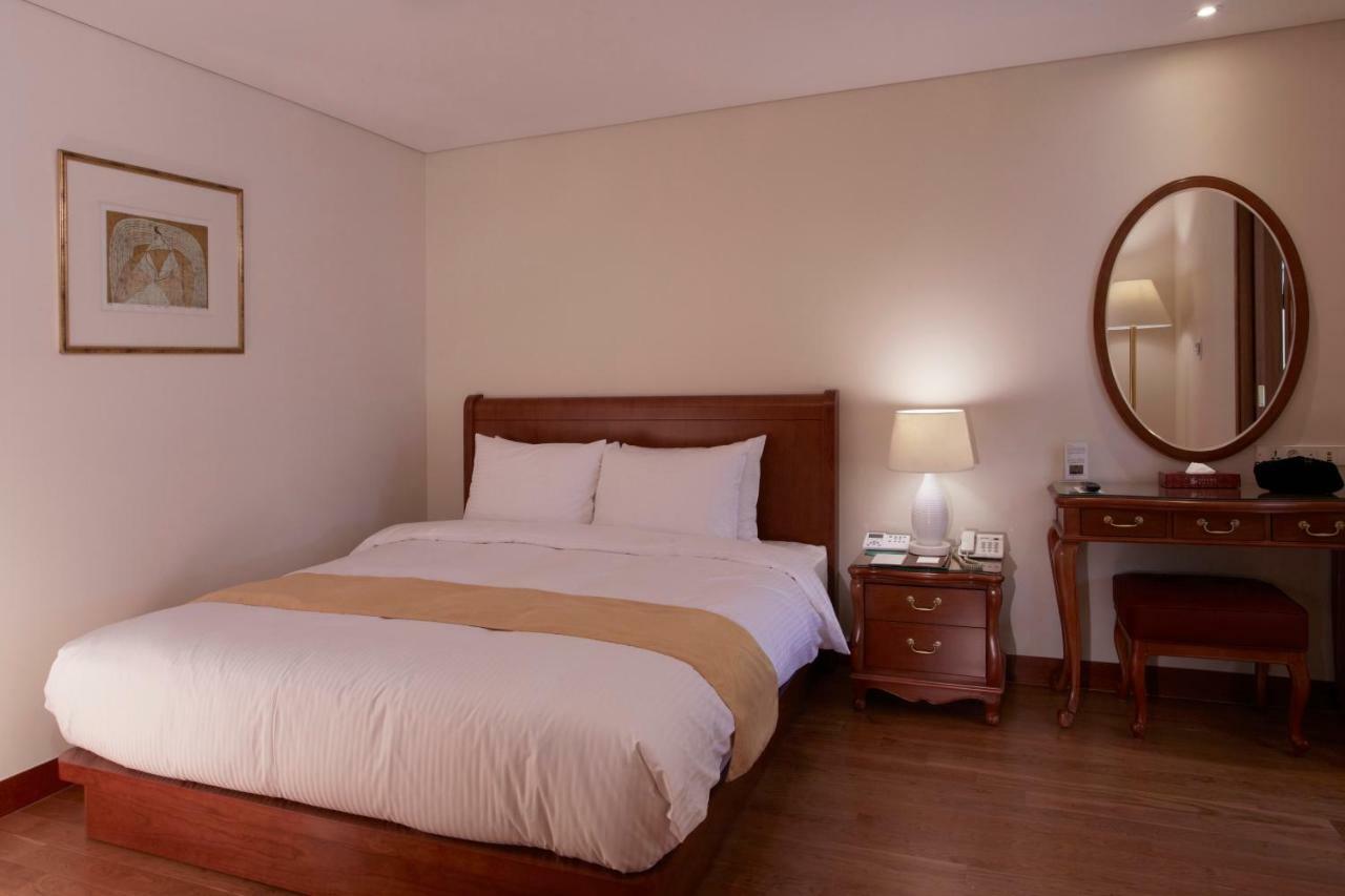 Sejong Hotel Seoul Myeongdong Екстер'єр фото